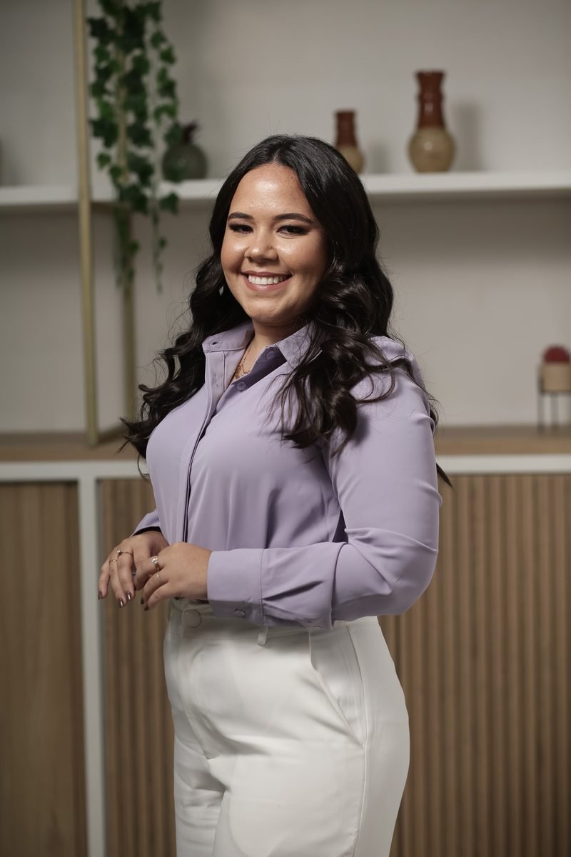 Glênia Alves em seu espaço de atendimento